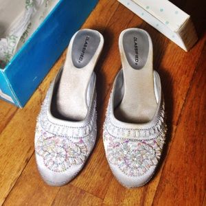 Kitten Heeled Silver Slippers 👠
