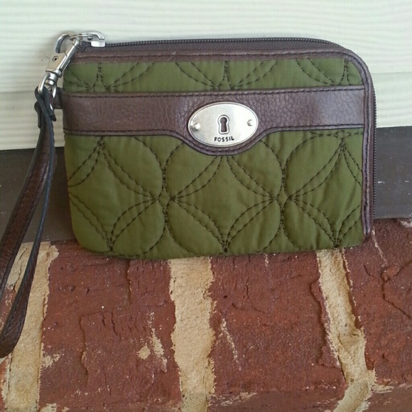 Fossil wristlet