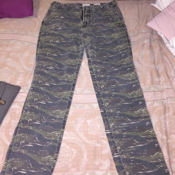 Camouflage cargo
