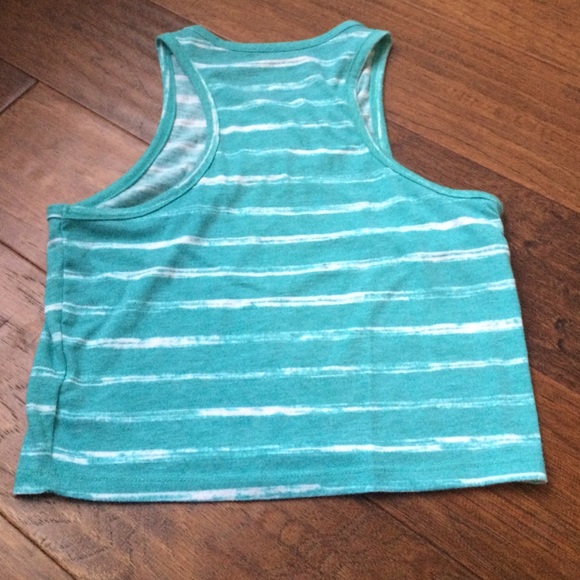 Striped crop top - Picture 3 of 3