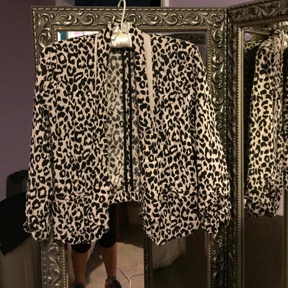 Charlotte Russe adorable summer jacket