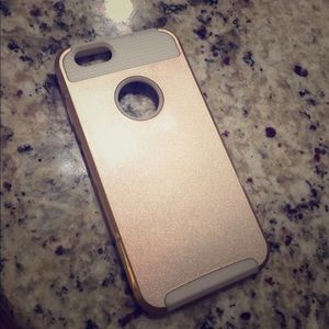iPhone6 gold and white case