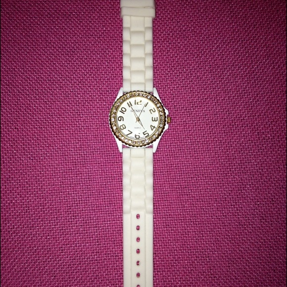 Brand New White Rubber Crystallized Watch - Picture 3 of 3