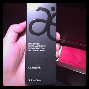 Authentic and new arbonne tinted moisturizer