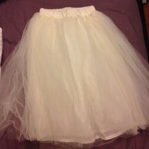 Ivory tulle skirt - 25" length