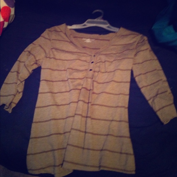 Green button up shirt - Picture 1 of 1