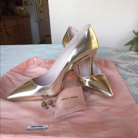 SOLD!!!!....Miu Miu Gold Pointy Pumps