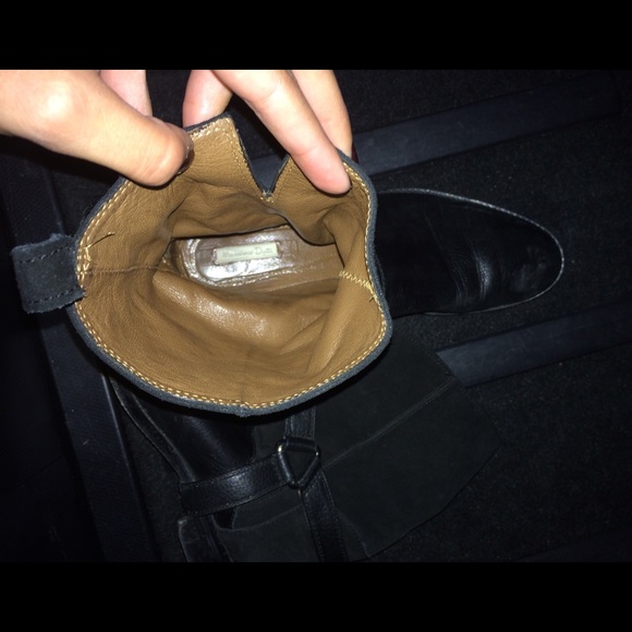 Black short boots - Picture 4 of 4