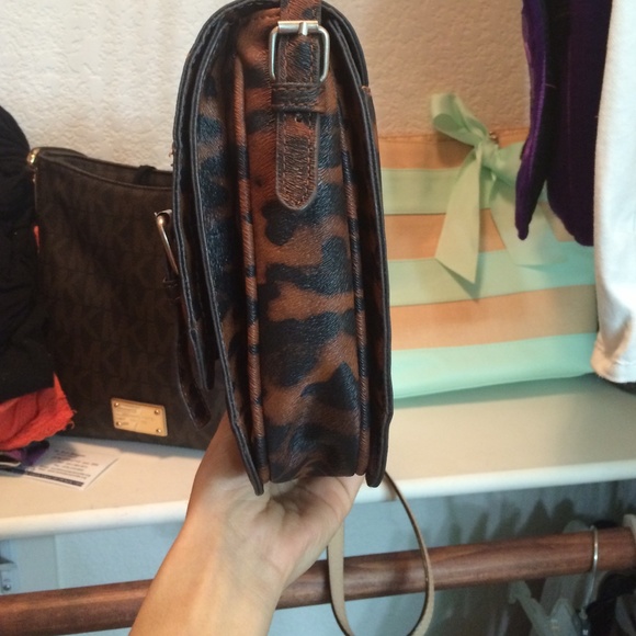 ❤️❤️Cross body bag🎉 - Picture 2 of 3