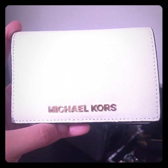 White Michael kors wallet 100% authentic
