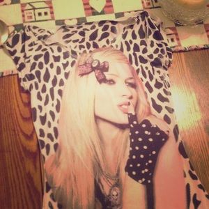 Avril Lavigne T-shirt black and white,pink