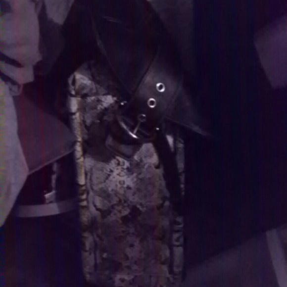 Everything - Picture 3 of 4