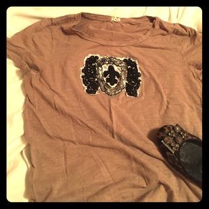 ️🎀sold🎀 JCrew light brown tee w/fleur de lis