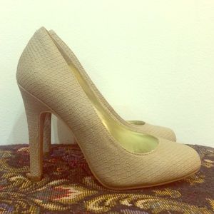 Jessica Simpson Pumps