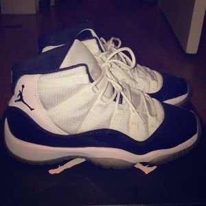 Air Jordan 11 Mid Concords