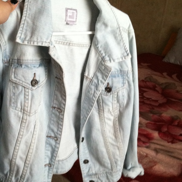 Jean jacket 😍 - Picture 3 of 3