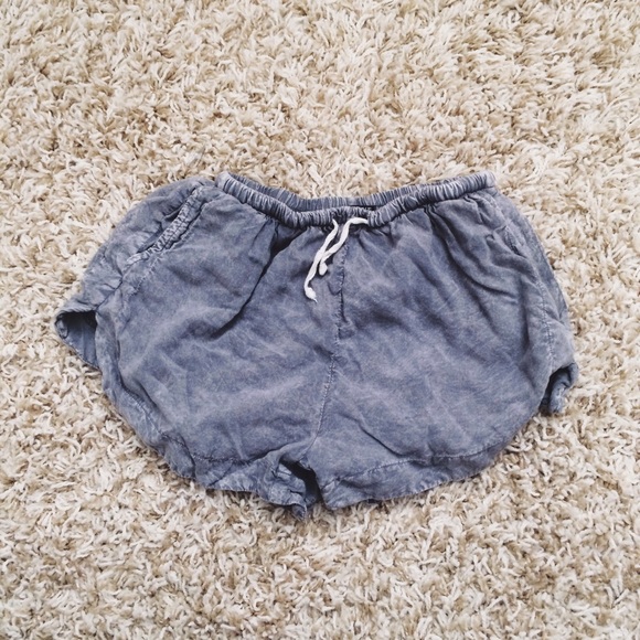 Brandy Melville Pants - eve shorts 🌒