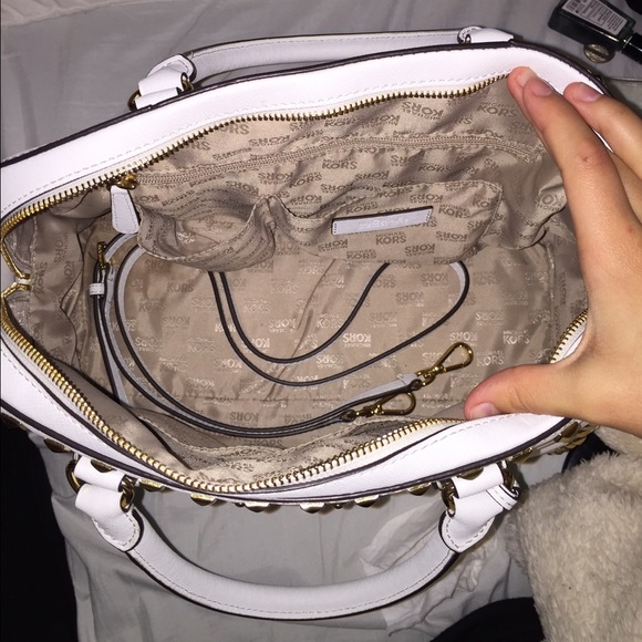 Michael Kors medium satchel with studs - Picture 3 of 4