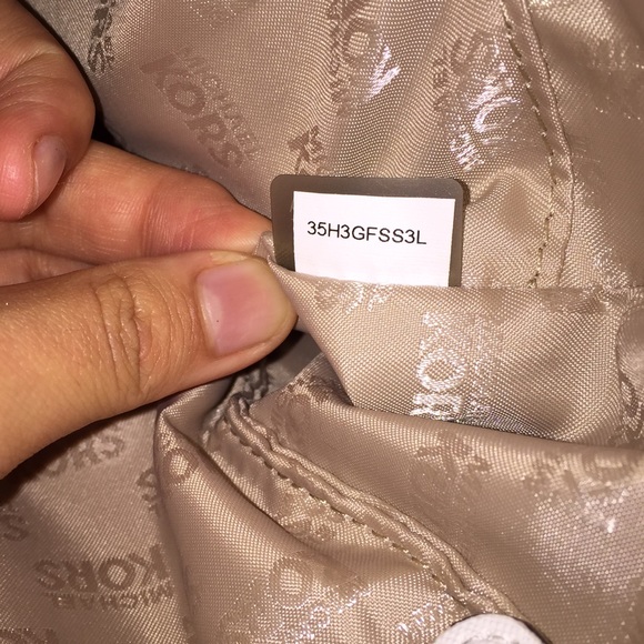 Michael Kors medium satchel with studs - Picture 4 of 4