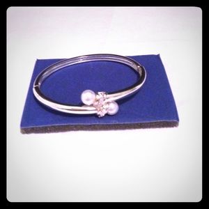 Silver tone bracelet