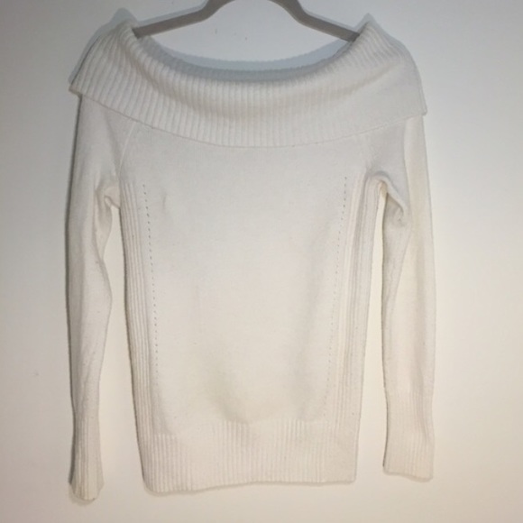 ✖️ SOLD IN BUNDLE ✖️ - Picture 3 of 4