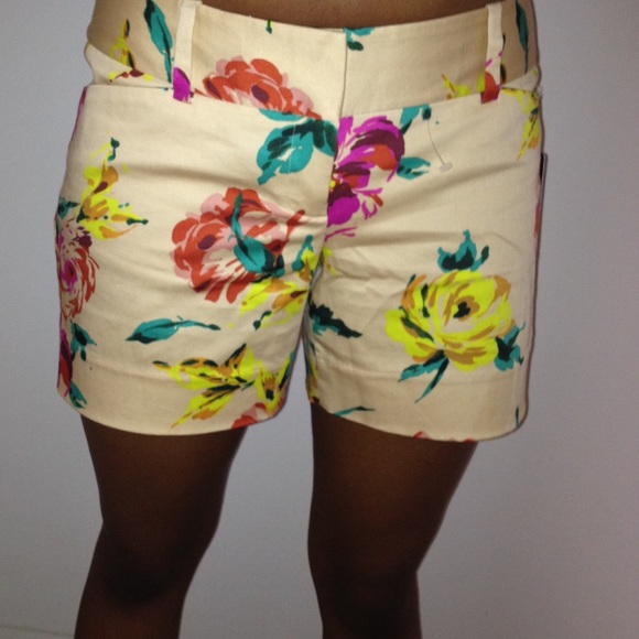 Outback Red Pants - 🎀Outback Red Floral Shorts🎀