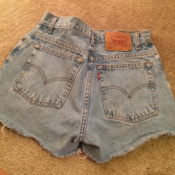 High waisted Levi shorts!!