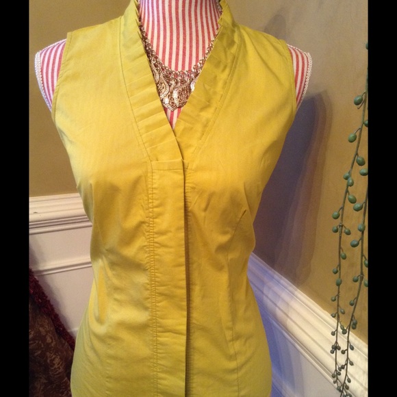 ❌SOLD❌Mustard Yellow Sleeveless Top - Picture 2 of 2