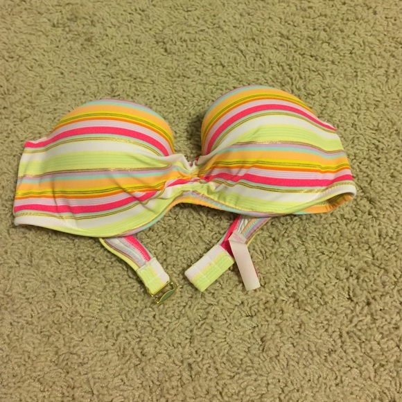 Victoria's Secret bathing suit top - Picture 1 of 1