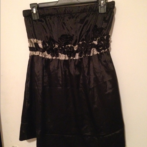 Charlotte russe new Satin strapless tube top large