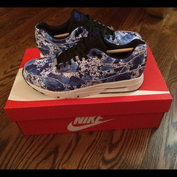 💧SOLD💧Nike Women's Air Max 1 Tokyo