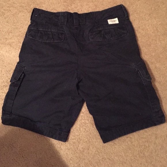 Abercrombie & Fitch cargo shorts. Men's 31 waist. - Picture 2 of 3
