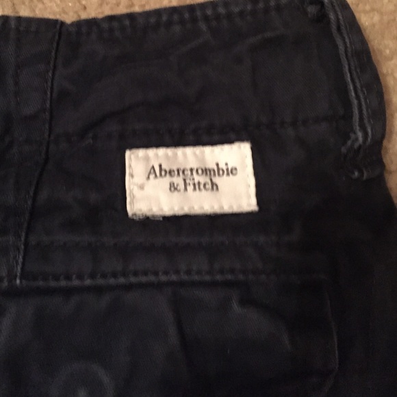 Abercrombie & Fitch cargo shorts. Men's 31 waist. - Picture 3 of 3