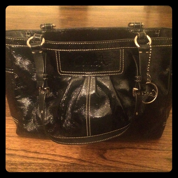 Authentic Coach Patten Leather Purse
