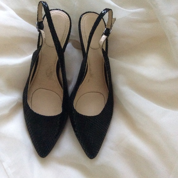 Calvin Klein Black Pointed Toe Sling Backs - Picture 2 of 3
