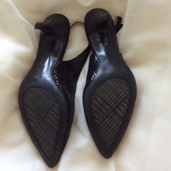 Calvin Klein Black Pointed Toe Sling Backs - Picture 3 of 3