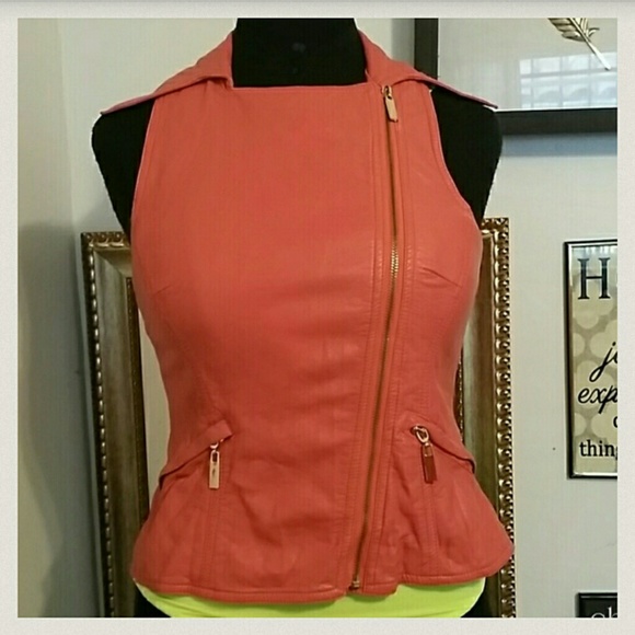 Bebe top/vest