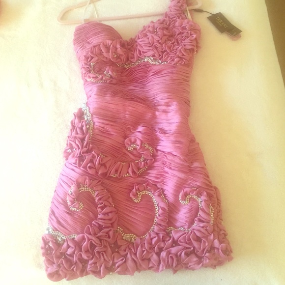 Terani dress - Picture 1 of 4