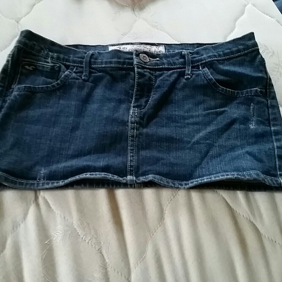 Hollister mini skirt