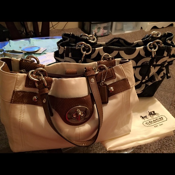 COACH HANDBAG! 😊💞