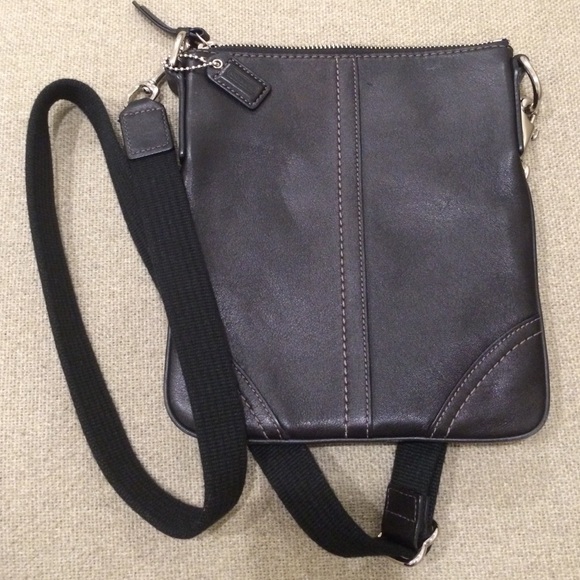 NWOT Coach Signature Leather Swingpack Cross Body