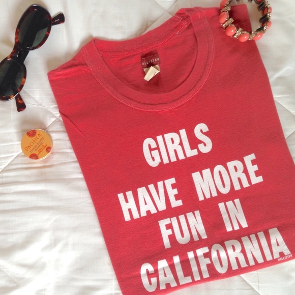 Hollister Tops - hp🎉statement tee