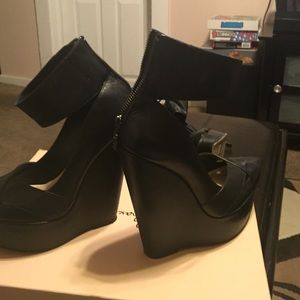 Bcbg Max Aria  Nayoka Ankle cuff wedges