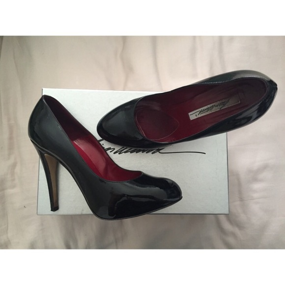 Brian Atwood black pumps