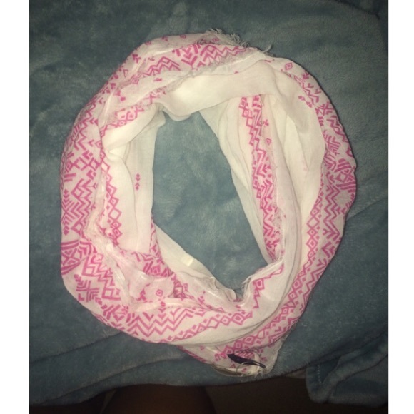 American Eagle tribal scarf