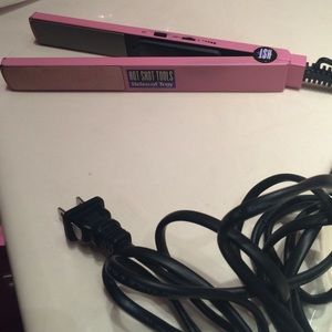 Light pink straighter
