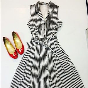 🎉🎉Host Pick 🎉🎉White and brown stripes dress