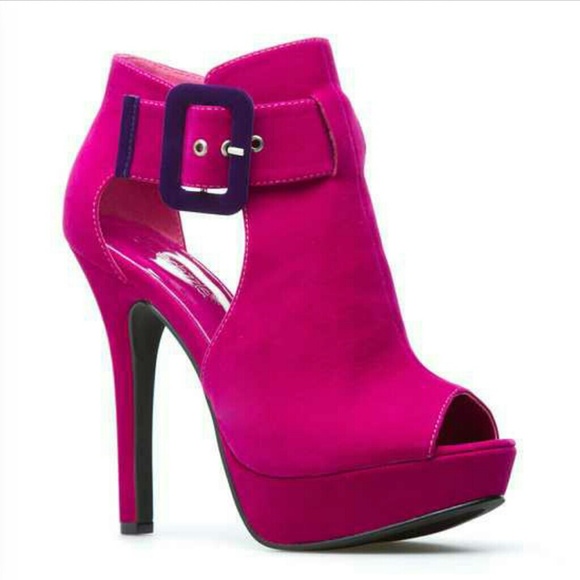 Very cute berry shoedazzle heels