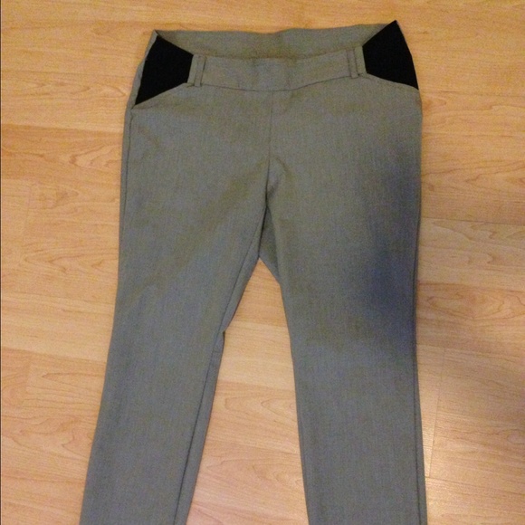 ⛔️SOLD⛔️Maternity Dress Pants - Ankle Length