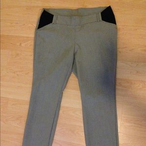 ⛔️SOLD⛔️Maternity Dress Pants - Ankle Length